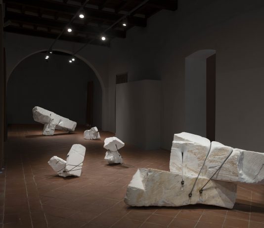 Quando il marmo parla di noi: legami, resistenze e fragilità nella scultura di Mikayel Ohanjanyan Mikayel Ohanjanyan