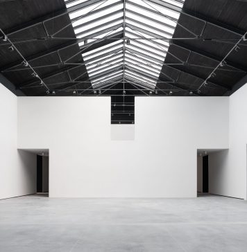 Venezia, riapre il Padiglione Centrale, mentre cresce la tensione sulla Biennale