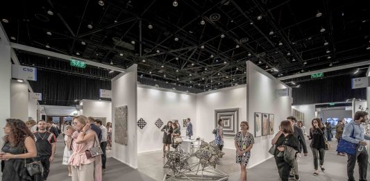 Art Dubai rinviata: la fiera cambia formato per la guerra in Medio Oriente