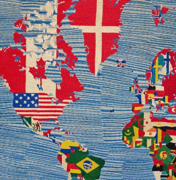 Cinque cose da sapere su Alighiero Boetti, aspettando la grande mostra a Venezia