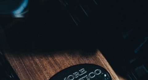 Una performance a Roma per celebrare la morte e la vita dell’amore romantico