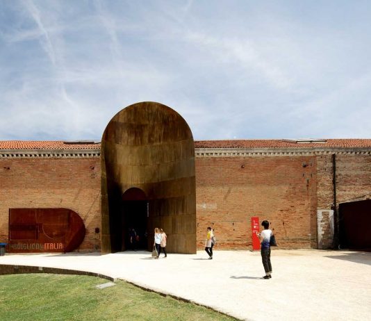 Con te con tutto: presentato il Padiglione Italia di Chiara Camoni e Cecilia Canziani. Ma non si arrestano le polemiche sulla Biennale