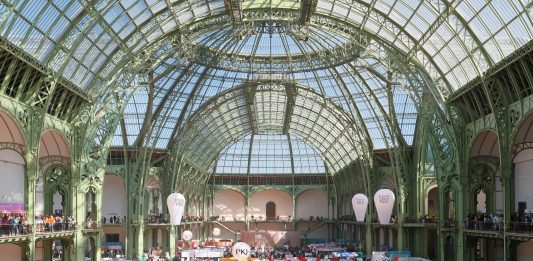 I librai contro Amazon: il colosso dell’e-commerce si ritira dal Festival du Livre di Parigi