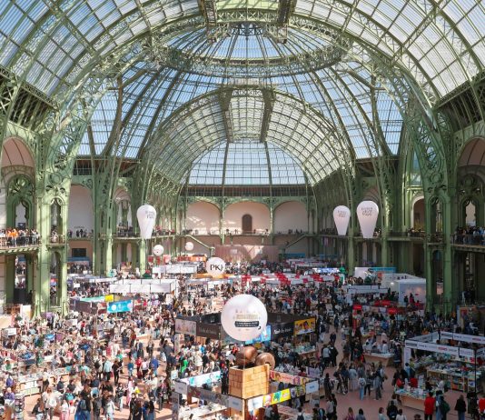 I librai contro Amazon: il colosso dell’e-commerce si ritira dal Festival du Livre di Parigi