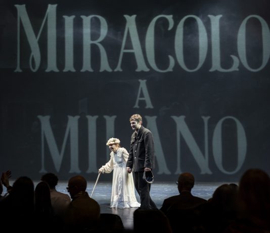 Miracolo a Milano a teatro: la fiaba sociale di Longhi tra Brecht e neorealismo
