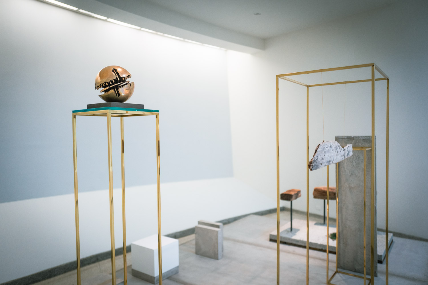 Carol Bove, veduta della mostra, Solomon R. Guggenheim Museum, New York, 2025, foto di Francesca Magnani