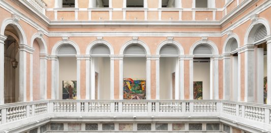 Armitage e Kanwar a Palazzo Grassi a Venezia: pittura e video come atti di dissenso sul presente