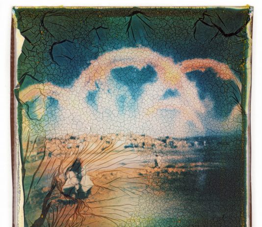 Mishka Henner in mostra a Modena: quando l’immagine è un atto di fede