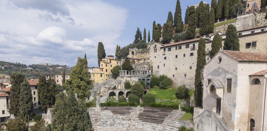 Al Teatro Romano di Verona Pasqua Vini rafforza la sua visione culturale unconventional