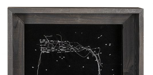 Opere di Maria Lai in mostra al Museo Guatelli: il filo che unisce arte ed etnografia