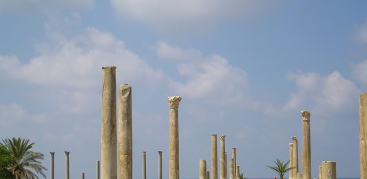 Il Libano alla Biennale di Venezia, mentre le bombe colpiscono il Paese