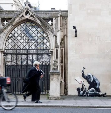 Chi ha bisogno del vero nome di Banksy? Anonimato e potere in cinque opere chiave