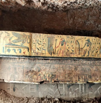 Nella Necropoli di Luxor scoperti 22 sarcofagi con mummie e iscrizioni