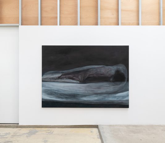 Per Alessandro Aprile, la pittura è lo spazio dell’invisibile: la mostra da MATTA alessandro aprile mostra