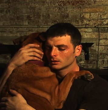 Frammenti di un linguaggio d’amore: la mostra di Uri Aran al Madre