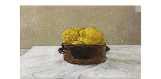 La pittura sospesa di Luciano Sozio ci invita a sostare nello spazio tra le cose