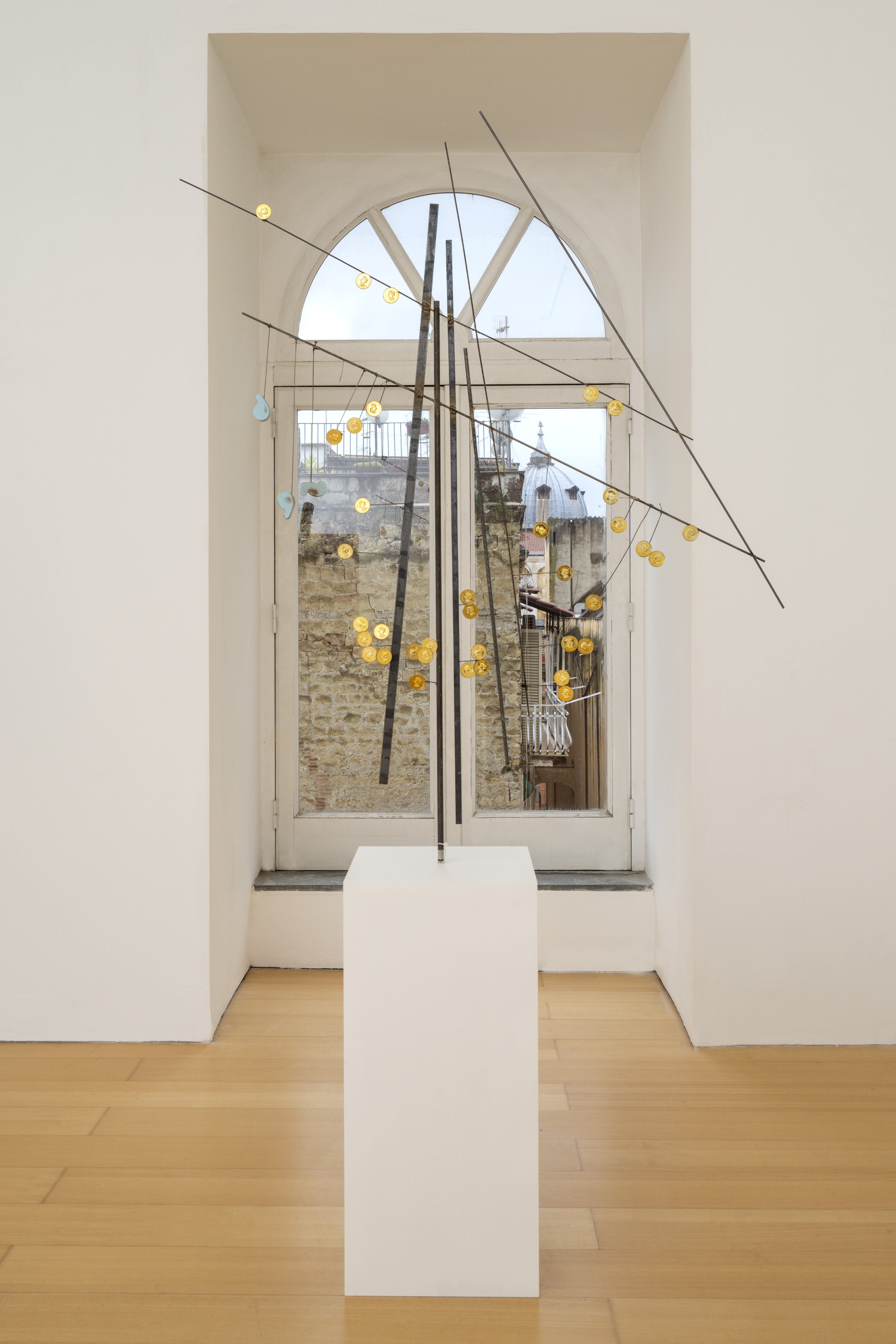 Uri Aran, Untitled (I Love You), 2026, veduta della mostra, museo Madre, Napoli. Foto: Amedeo Benestante