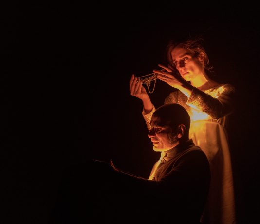 Dramma di potere e gelosia: McNeill rilegge Shakespeare al Teatro Due di Parma