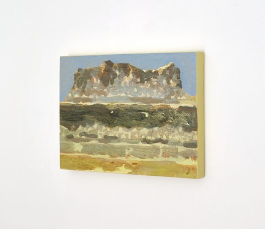 Cinque artiste per ripensare il rapporto tra corpo e mondo, in mostra a Milano