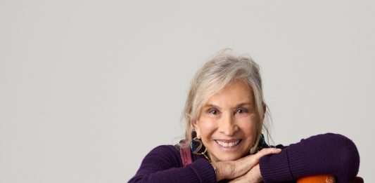 Carla Tolomeo, come reinventare la sedia: il racconto di 30 anni di ricerca tra arte e design