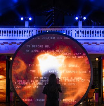 L’algoritmo diventa oracolo nell’installazione di Numero Cromatico a Milano