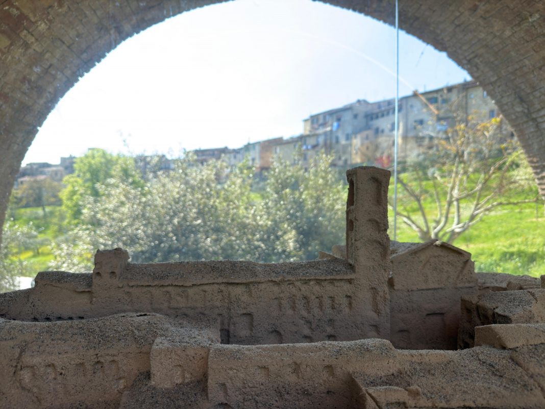 Leandro Erlich opera di sabbia