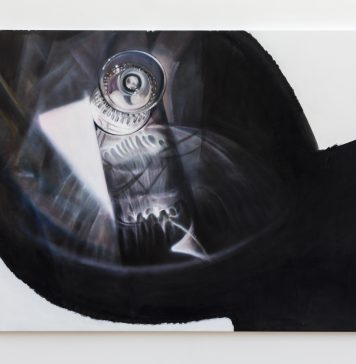 Diego Perrone, la soglia del visibile in un bicchiere d’acqua: la mostra da Di Marino a Napoli