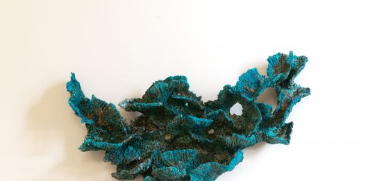 Non c’è artista, solo materia: Silvia Mariotti in mostra a Porto San Giorgio Silvia Mariotti, Anime di Cristallo, veduta della mostra, Rivafiorita, Porto San Giorgio, ph. Alessio Beato