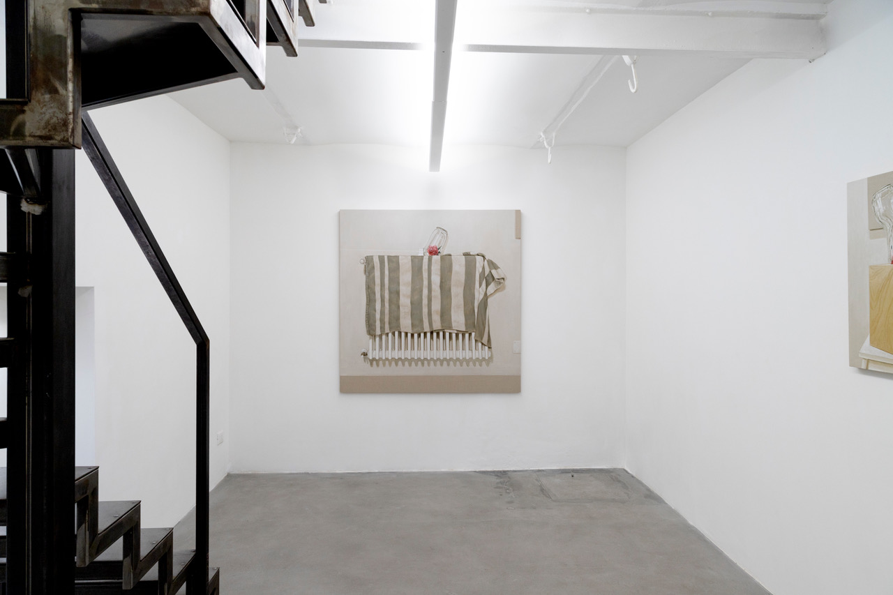 Luciano Sozio, In attesa del tempo, veduta della mostra, Galleria Arrivada, Milano, ph. Alberto Messina