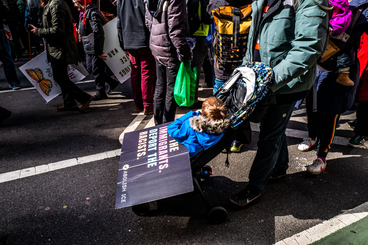 Scene dalla manifestazione No Kings a New York, 28 marzo 2026