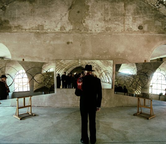 Three Mirrors, l’opera di Michelangelo Pistoletto arriva sugli schermi delle città michelangelo pistoletto Three Mirrors