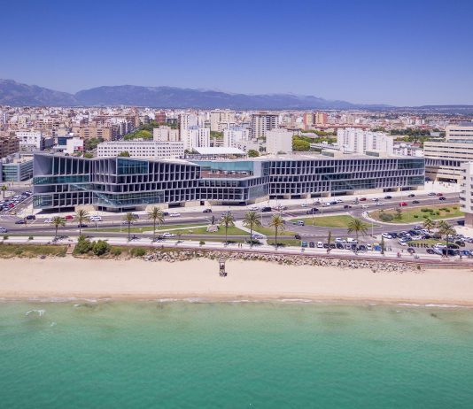 Art Cologne debutta a Palma, con una fiera vista mare art cologne palma mallorca