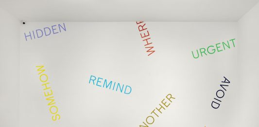 Giochi di parole, scambi di paesaggi: Barry e Rubsamen in mostra alla Galleria Artiaco Robert Barry, Untitled, 2026, Galleria Alfonso Artiaco, Napoli