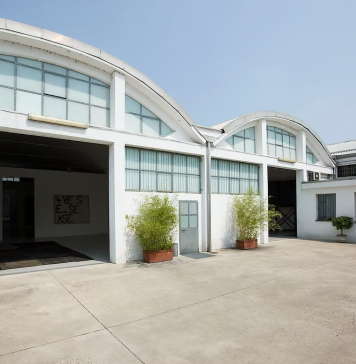 La Galleria Christian Stein riapre i suoi spazi ex-industriali alle porte di Milano