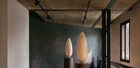 A Venezia, una collettiva rilegge l’eredità di Brancusi in una palazzina firmata Scarpa