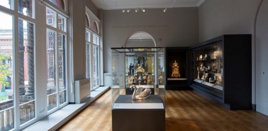 Il V&A mette a nudo la collezione, con la nuova piattaforma sulla provenienza dei reperti