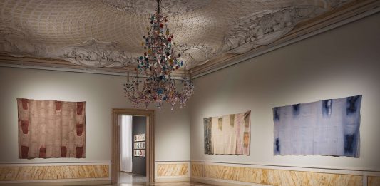 Patrick Saytour a Palazzo Vendramin Grimani: l’etica della piega e il silenzio di Manzoni