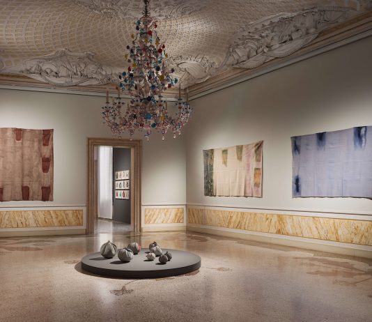 Patrick Saytour a Palazzo Vendramin Grimani: l’etica della piega e il silenzio di Manzoni