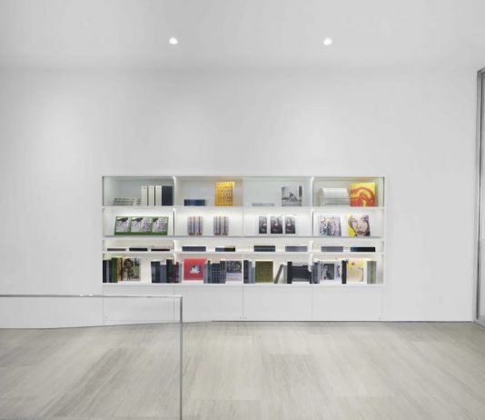 Gagosian inaugura il nuovo spazio a New York con Duchamp e Rauschenberg