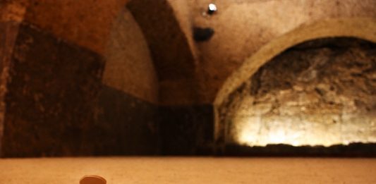 Omphaloi: il sottosuolo di Napoli risuona alla Fondazione Morra Greco