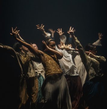 In the brain di Hofesh Shechter: l’energia della danza che colpisce sempre