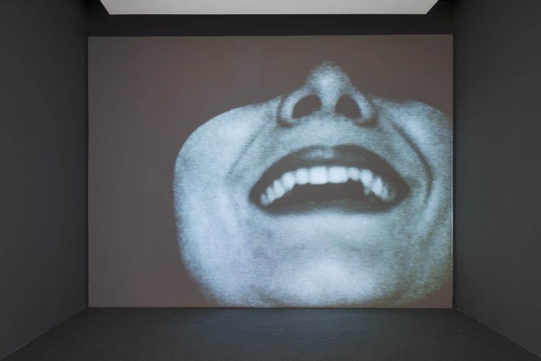 _42A7158 mostra madre tre artiste