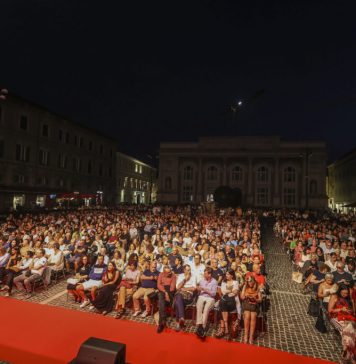 Lo specchio di Narciso riflette il presente: a Pesaro il festival Popsophia