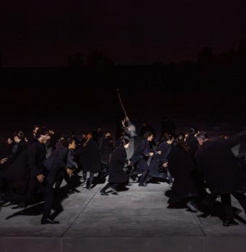 L’Antigone di Robert Carsen, la fragilità della legge di fronte all’emozione