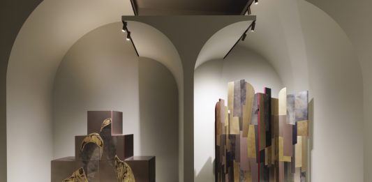 Le cose belle nascono dalla contaminazione: intervista ad Antonio Marras, esploratore della materia Antonio Marras, La Geometria del Caos, veduta della mostra, De Castelli, Milano, ph Daniele Notaro
