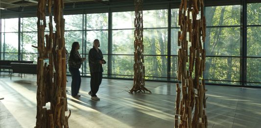 Acquisizioni, produzione, stipendi: un museo finlandese sperimenta un nuovo modello economico per gli artisti