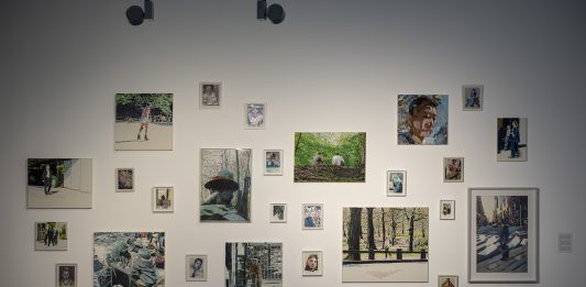 Erik Schmidt all’Espai d’Art Contemporani di Castellò. L’Io come farsa produttiva