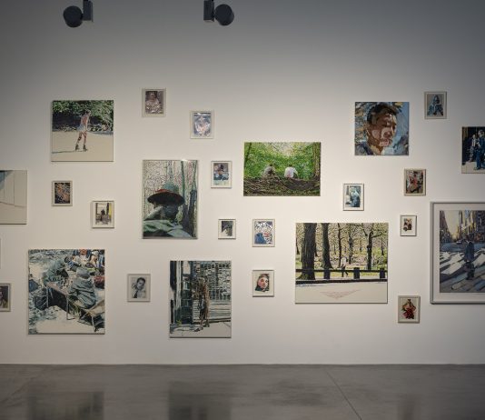 Erik Schmidt all’Espai d’Art Contemporani di Castellò. L’Io come farsa produttiva