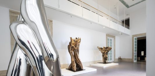 Pablo Atchugarry scolpisce la spiritualità della luce: la mostra alla GNAMC di Roma