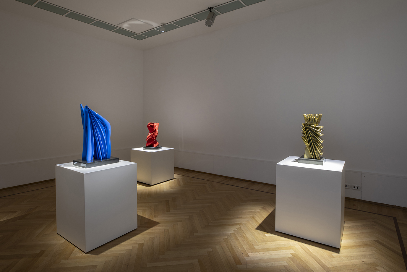 Pablo Atchugarry, Scolpire la luce, veduta della mostra, GNAMC, Roma, 2026, ph. Daniele Cortese